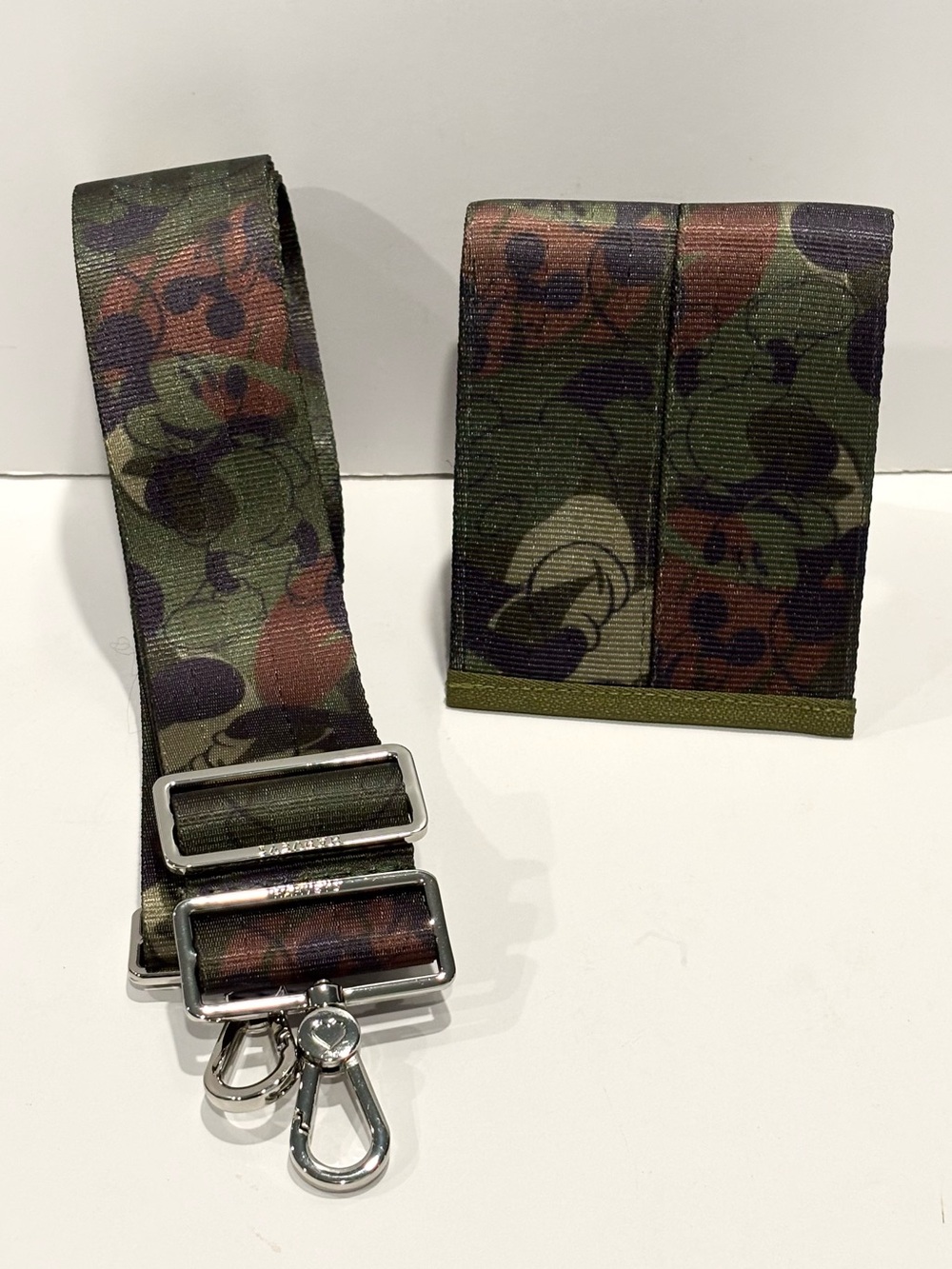 Harveys Disney Forest Mickey Mouse Camo CNC Strap & Billfold / Boyfriend Wallet